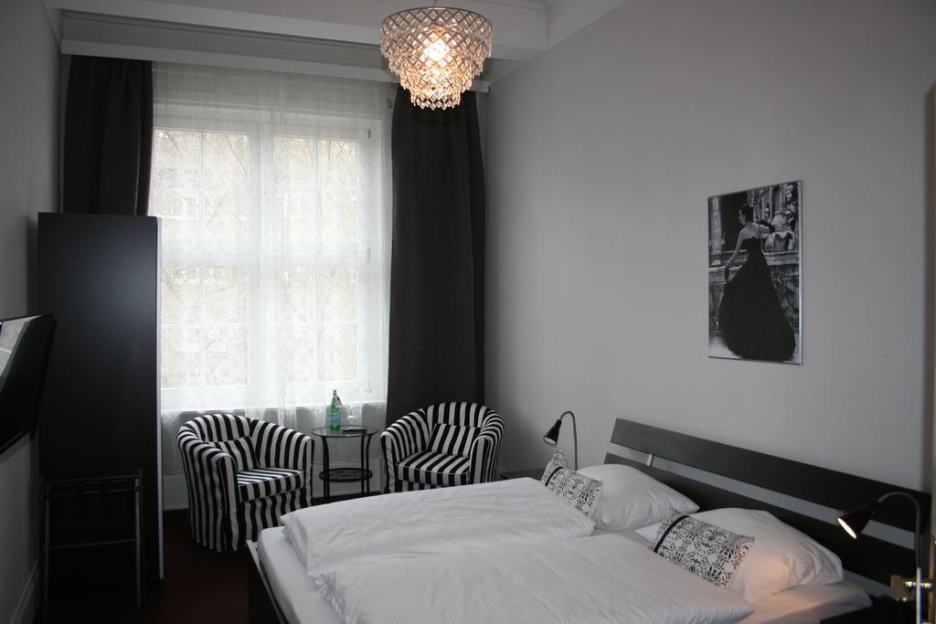 Hotel Fresena Im Dammtorpalais Hamburg Room photo