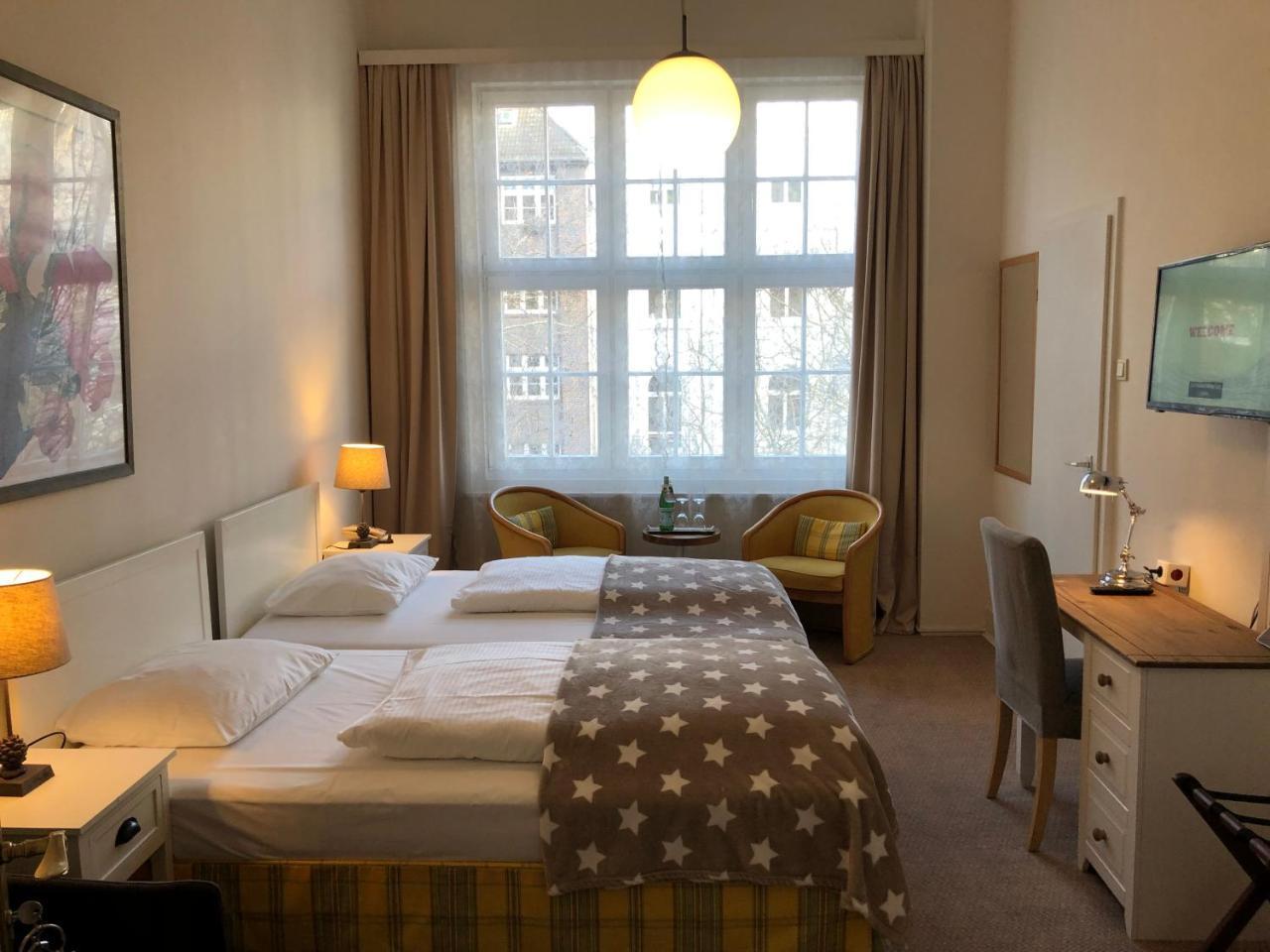 Hotel Fresena Im Dammtorpalais Hamburg Exterior photo